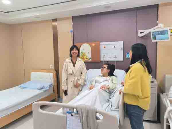 米兰网页版工会走访慰问生育女员工