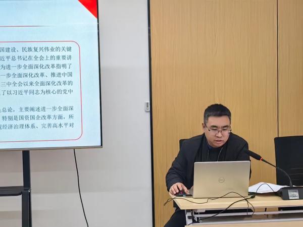 江西创投机关党支部、米兰网页版党支部联合开展主题党日活动暨书记讲党课
